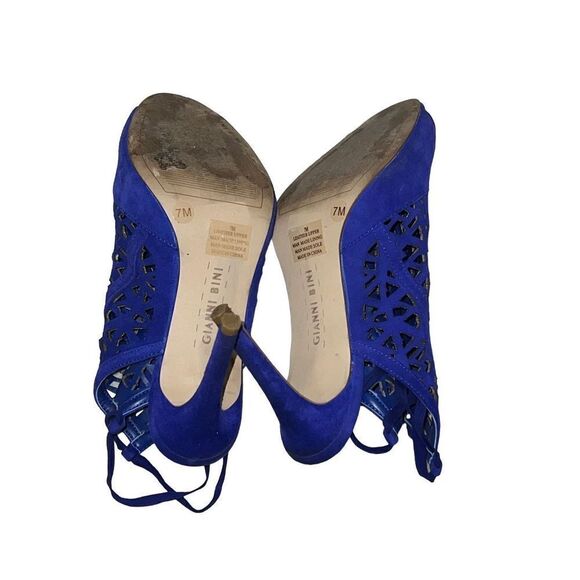 Gianni Bini Perforated Blue Suede Stiletto Peep Toe Bootie Size 7 - Picture 5 of 5
